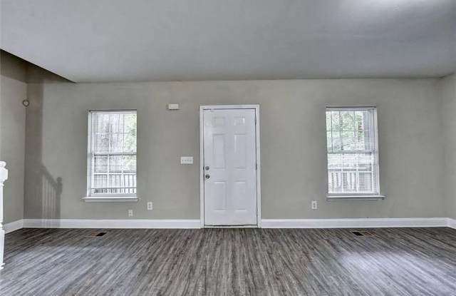 Room in 4 Bedroom Home at McWilliams Rd SE Gallery 4