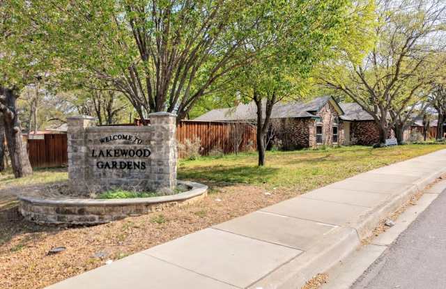 1 Lakewood Dr Gallery 3