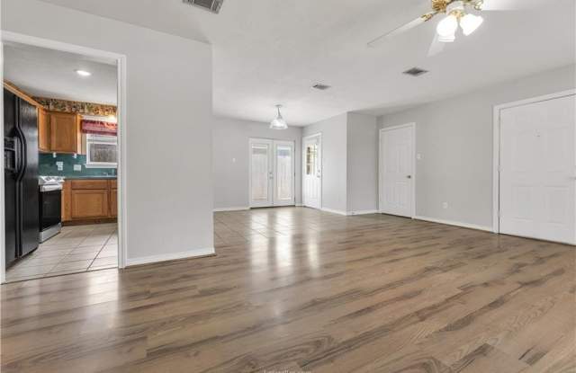 826 Azalea Court Gallery 4