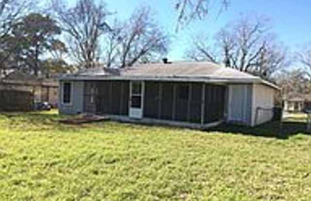 PRE-LEASE AUG 2027! Charming 2 Bed Cottage w/ Screened In Porch & Vintage Character! Gallery 1