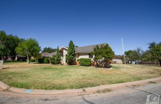 3802 Hillcrest Dr Gallery 3