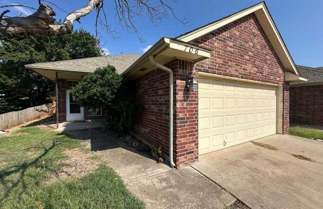 3 Bedroom 2 Bath Home in EDMOND - YOU WILL NOT WANT TO MISS OUT! photos photos 3 Bedroom 2 Bath Home in EDMOND - YOU WILL NOT WANT TO MISS OUT! photos photos