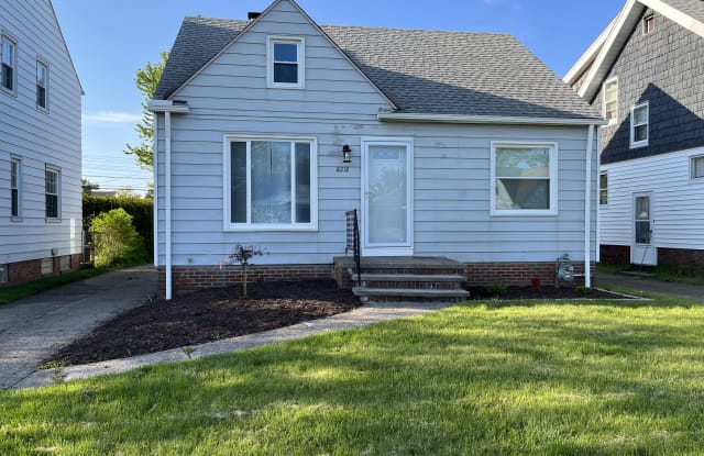 8218 Essen Ave - 8218 Essen Avenue, Parma, OH 44129