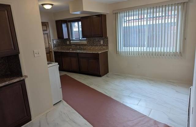 25337 W MONTMARTRE Court Gallery 4