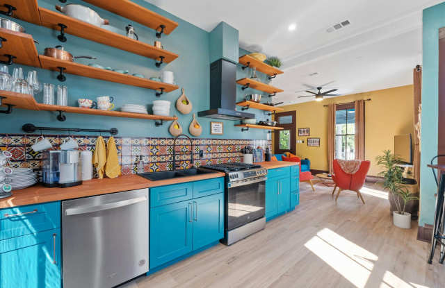 Spacious custom design 2 bed 1 bath Apartment for rent 709 W 14th st. photos photos
