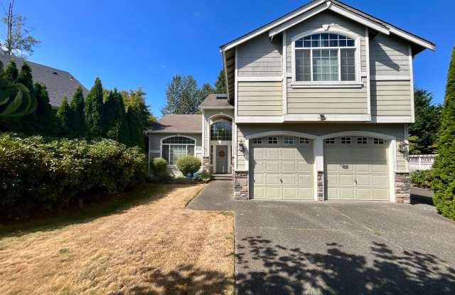 Spacious  Stylish 4-Bedroom(+Den/Office) in Prime Lynnwood Location photos photos