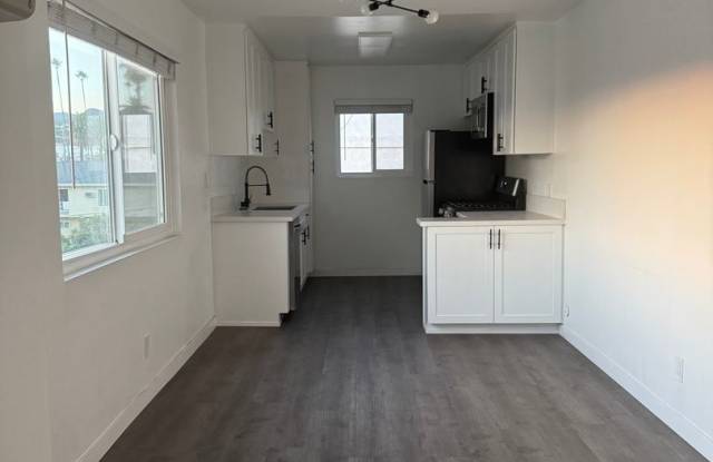1525 North Kenmore Avenue photos photos
