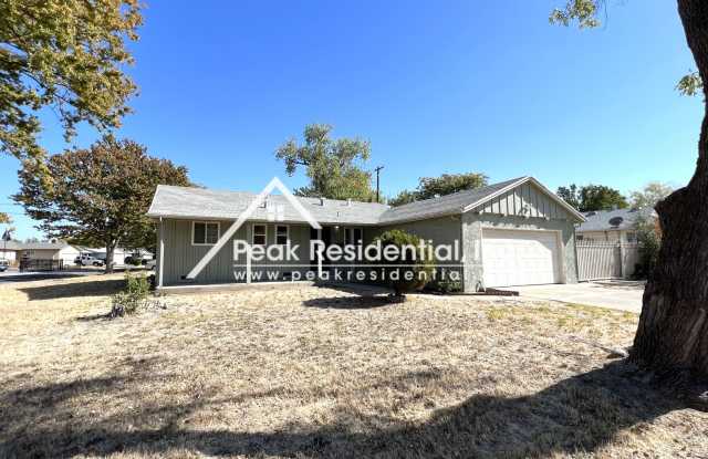 Nice 4bd/3ba House with 2 Car Garage photos photos