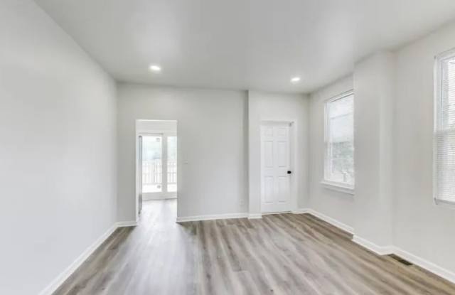 Charming 2BR Duplex in Baltimore Gallery 1