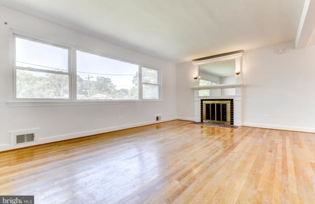 5622 YORKTOWN BOULEVARD - 5622 Yorktown Boulevard, Arlington, VA 22207