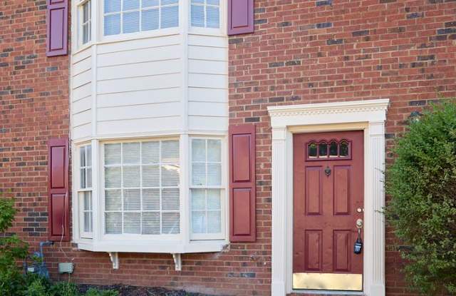 2BR/2.5BA Townhome Gem with Fenced Yard, Fireplace & Bay Windows photos photos