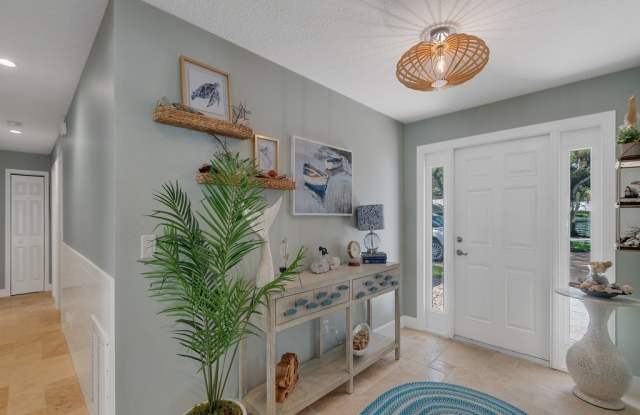 1500 Smugglers Cove Gallery 4