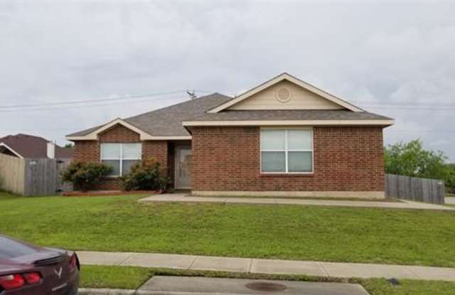 800 Dove Meadows Drive - 800 Dove Meadows Drive, Arlington, TX 76002