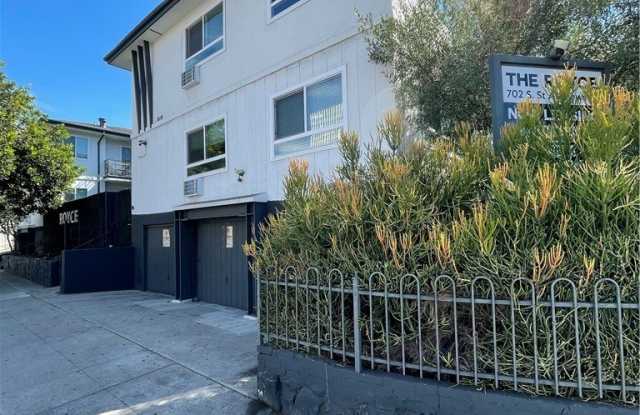 702 S St. Andrews Place photos photos