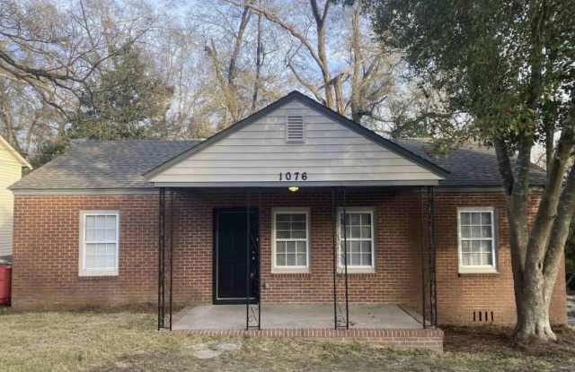1076 Carlisle Ave photos photos