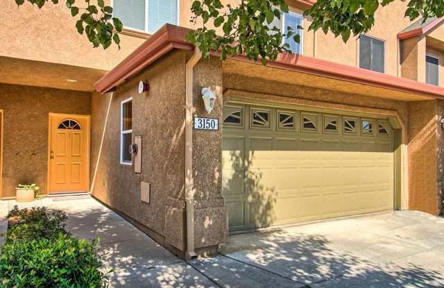 Luxury Townhome Gallery 3