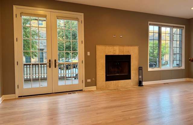 1522 Stonegate Manor Gallery 2