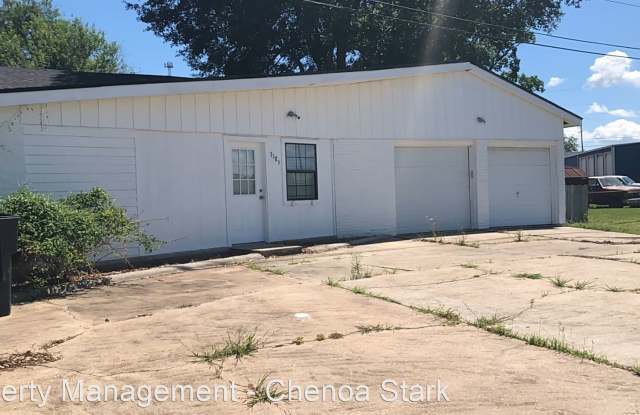 3185 W. Parkway - 3185 W Parkway St, Groves, TX 77619