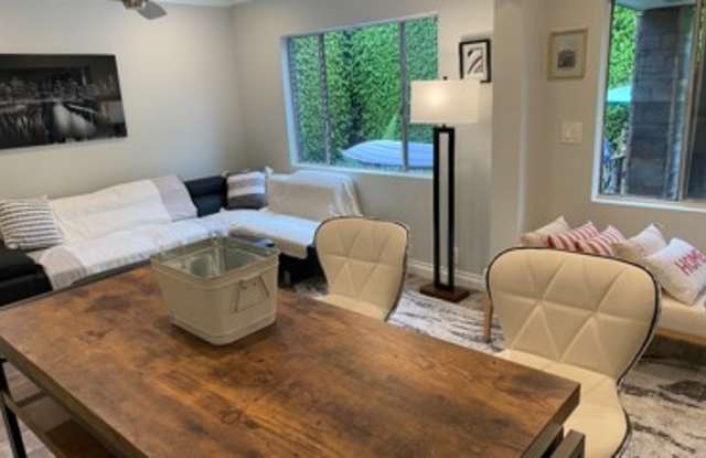 1200 Tamarind Ave photos photos