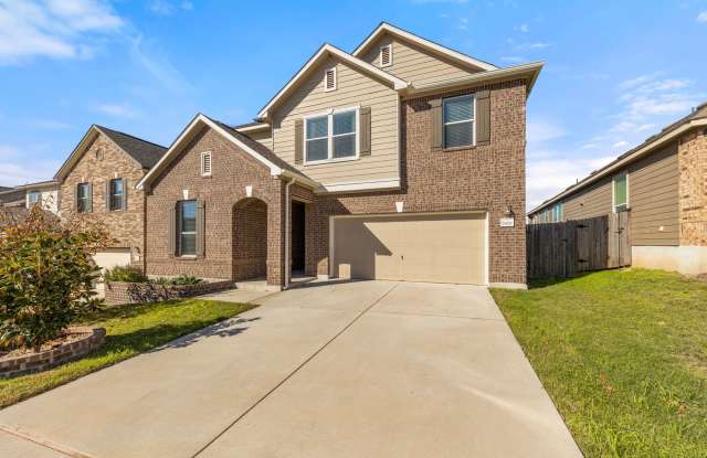 Available: 5 BD / 2.5 BA Southeast Austin Home Gallery 3