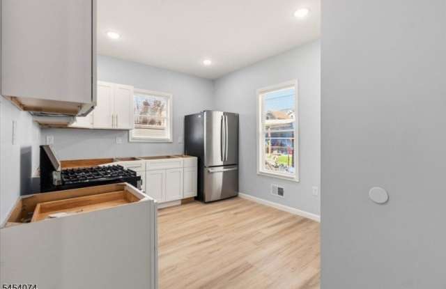 76 Grumman Ave Gallery 2