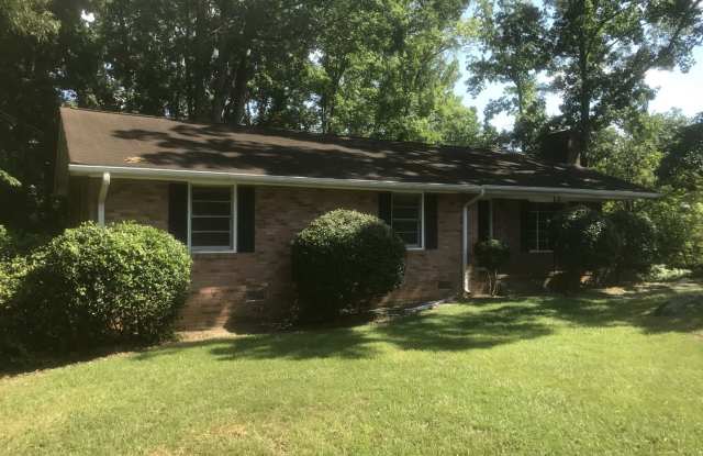 1498 GREENWOOD LANE Gallery 2