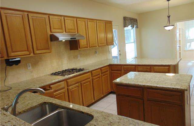 7776 Yaupon DR Gallery 2