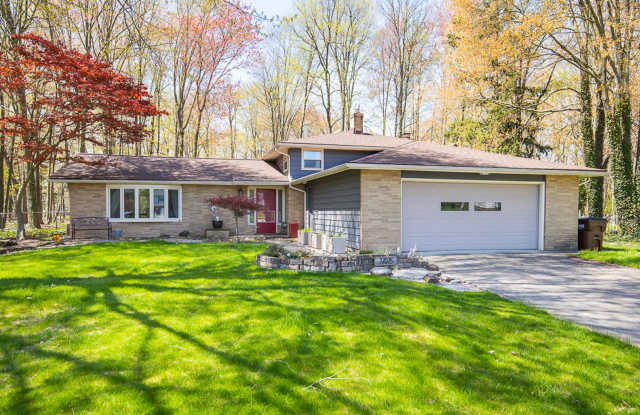 4 Bedroom/3 Bath Westlake! - 27075 Chopin Circle, Westlake, OH 44145