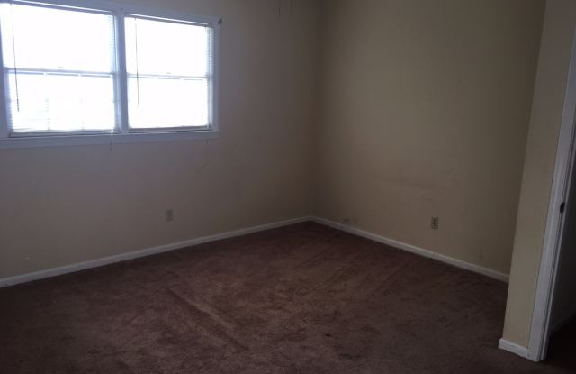 House for rent - 1012 Ashland Avenue, Columbus, GA 31907