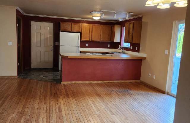 3007 31st Lane Northeast Gallery 4