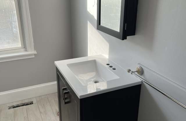 143 South Clarendon Street photos photos