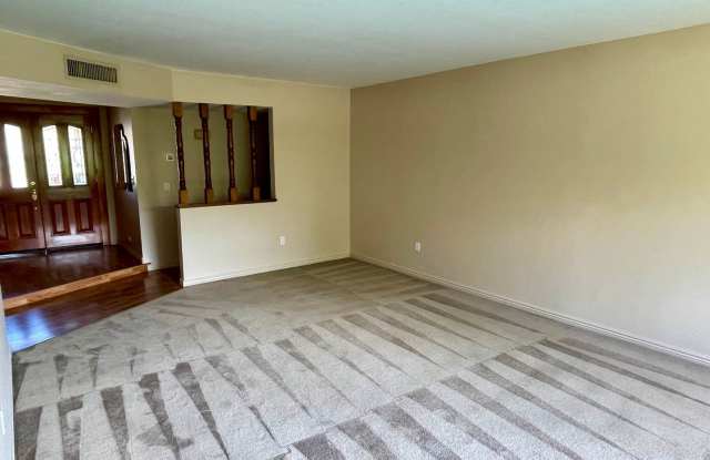 2163 E. Manhatton Dr. Gallery 2