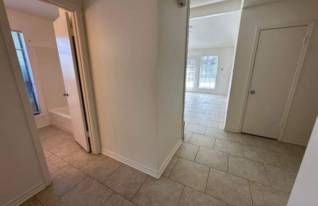 5885 Creek Side Circle Gallery 3
