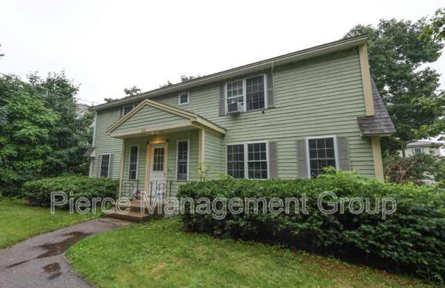 845 Mammoth Rd - 845 Mammoth Road, Manchester, NH 03104