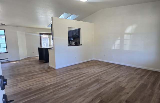 581 Malibu Drive Southeast Gallery 4