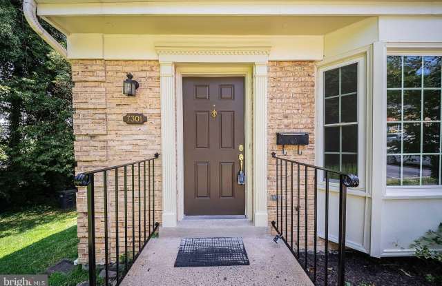 7301 ROCKFORD Drive Gallery 4