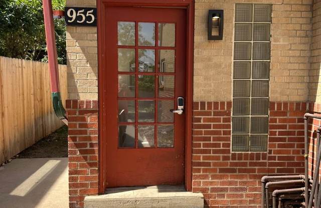 955 16th St. photos photos