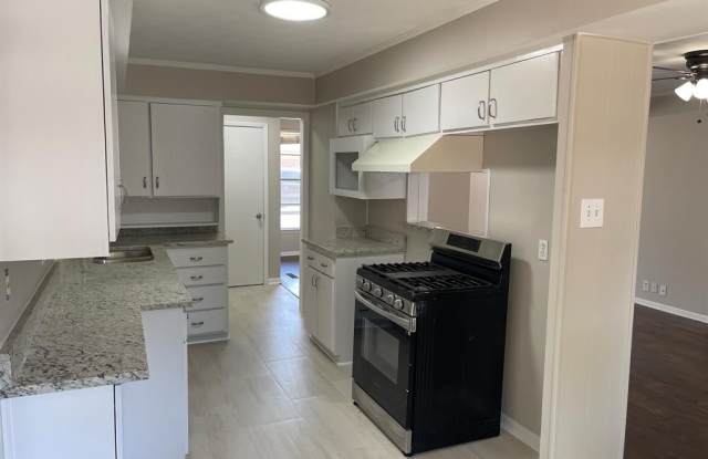 3717 Devonshire Court E Gallery 4