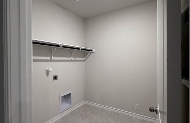 21328 Ruby Gallery 4