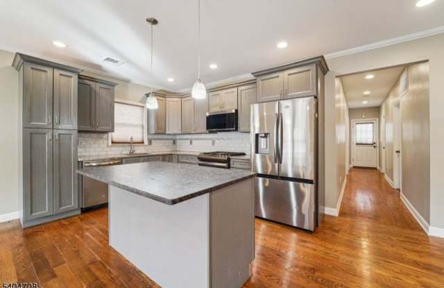 204 Harrison St photos photos