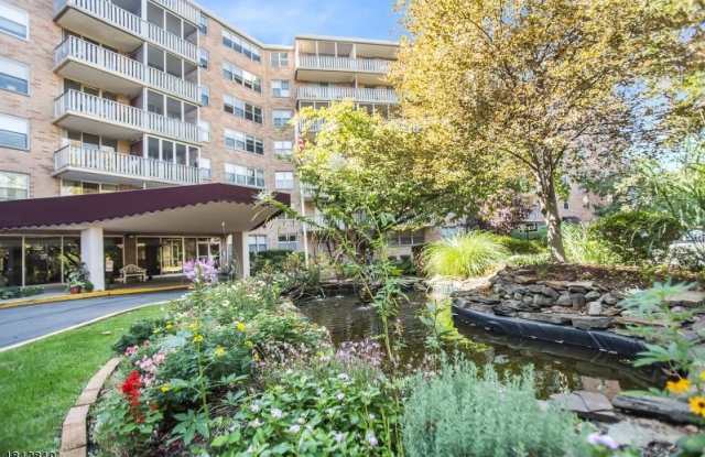 530 Valley Rd - 530 Valley Road, Upper Montclair, NJ 07043