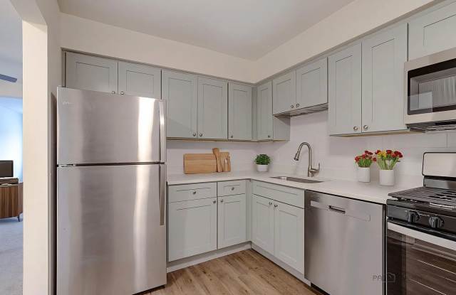 2 Bedroom Apartment in Libertyville photos photos