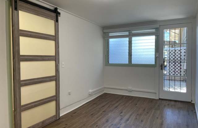 Renovated, Studio Cottage w/Full Kitchen - 2117 Bingham Street, Honolulu, HI 96826