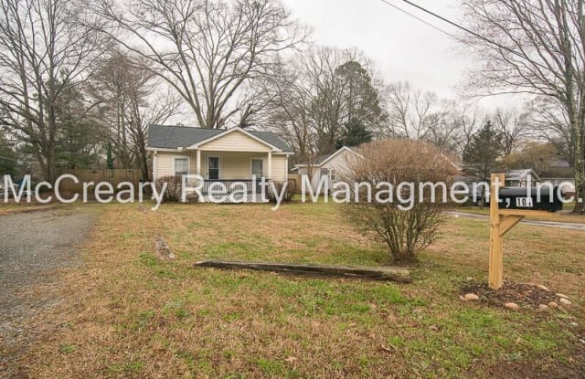 101 Lakewood Road SE - 101 Lakewood Road Southeast, Fair Oaks, GA 30008