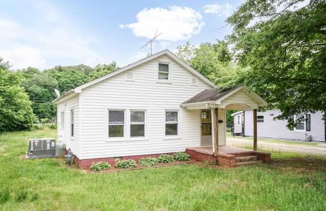 Cute and Tranquil 2 bed/1bath near Elon Gallery 4