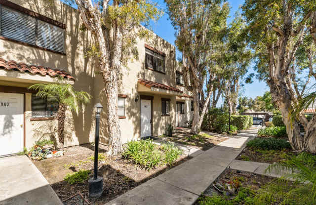 2 Bedroom 1.5 Bath Townhome with pvt patio (AC/Pool/Gated Parking/EV Chargers) photos photos
