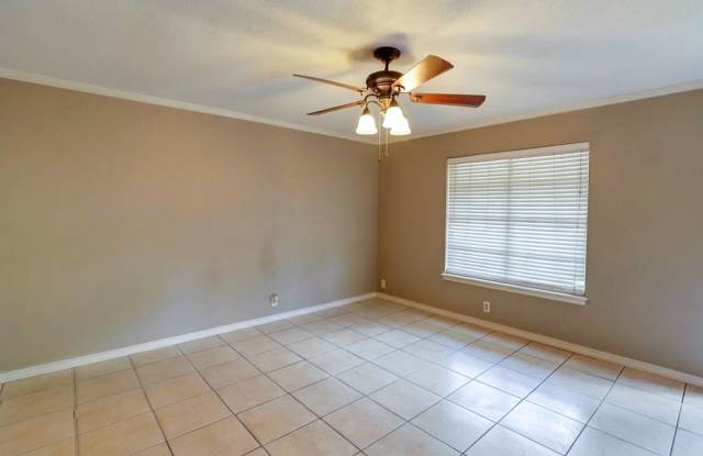 2 Bedroom 1 Bathroom House For Rent Gallery 4