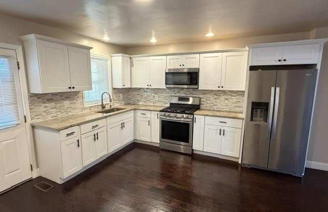 235 RIVERTHORN Road Gallery 4