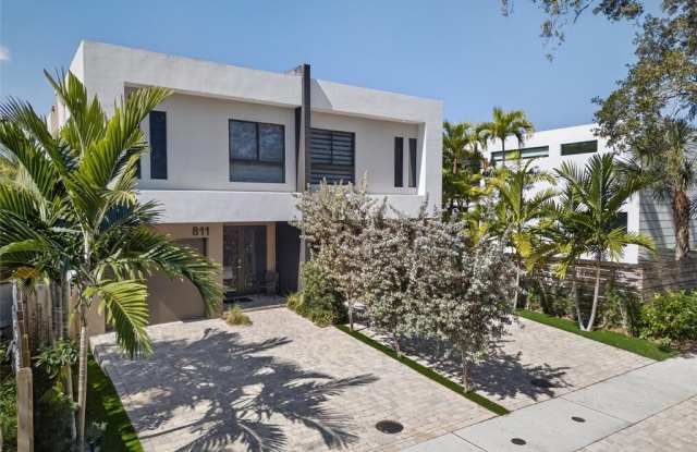 811 SW 10th Terrace photos photos