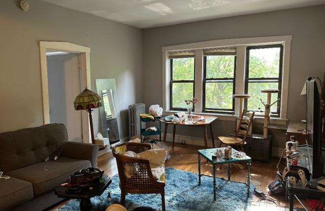 2549 North Avers Avenue Gallery 2